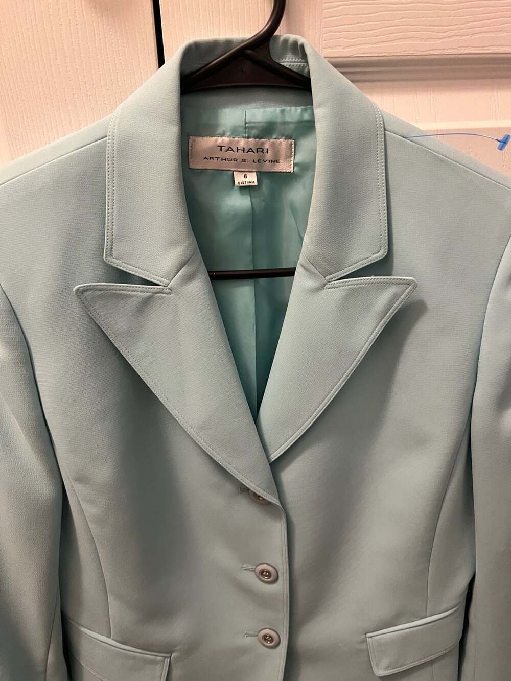 Elie Tahari Skirt Suit in Tiffany Blue size 6